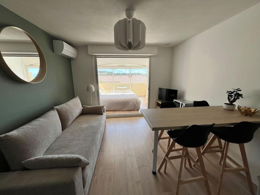 Studio Vue Mer Avec Piscine Et Terrain De Tennis Sausset-les-Pins Esterno foto
