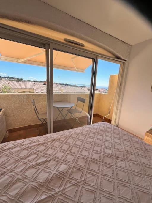 Studio Vue Mer Avec Piscine Et Terrain De Tennis Sausset-les-Pins Esterno foto
